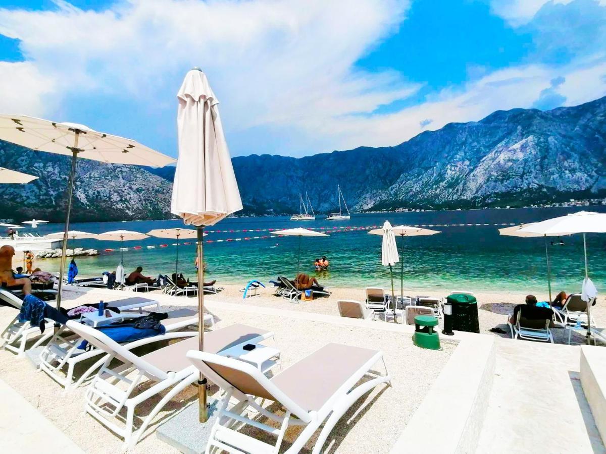 Bay Of Kotor View Apartment With Pool Prčanj Buitenkant foto